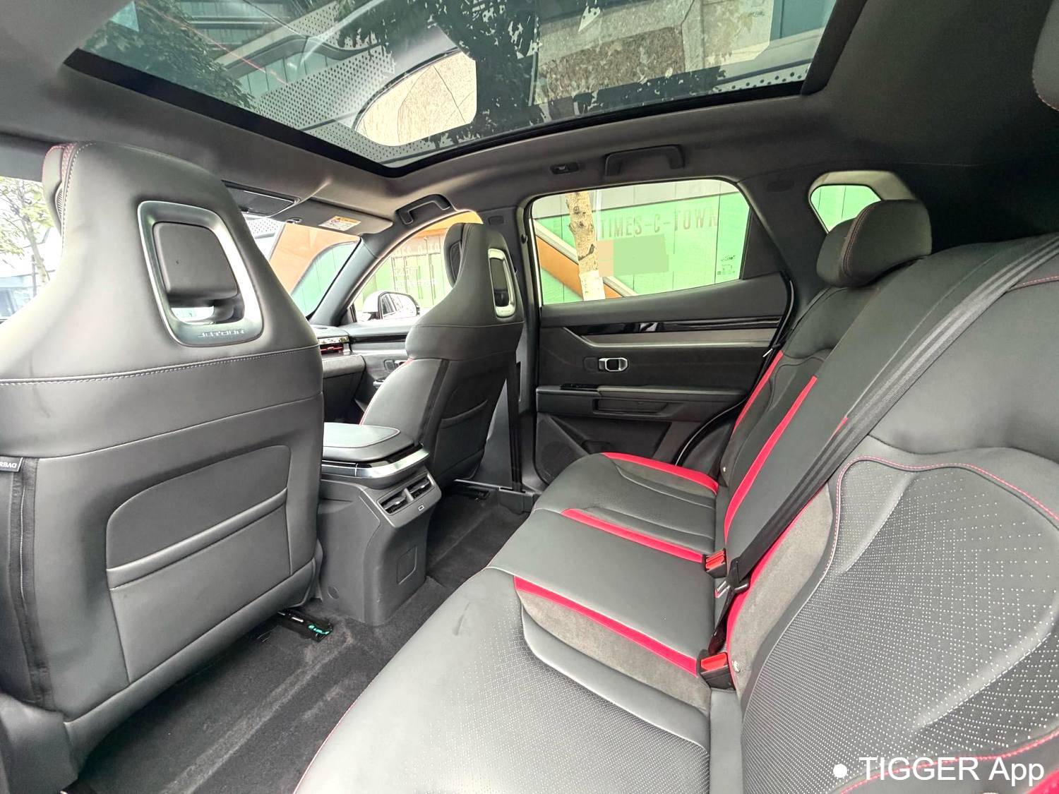 JETOUR 2023 DASHING i-DM‌ 1.5T DHT Lightning 01