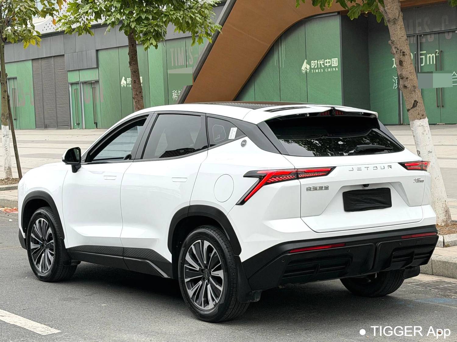 JETOUR 2023 DASHING i-DM‌ 1.5T DHT Lightning 01