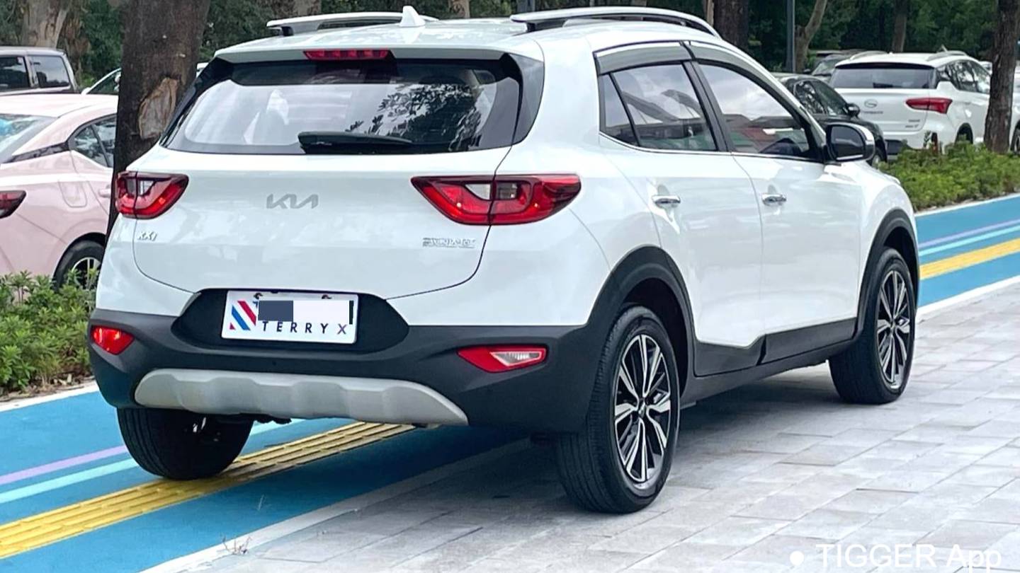 KIA 2021 Stonic 1.4L CVT sunroof model