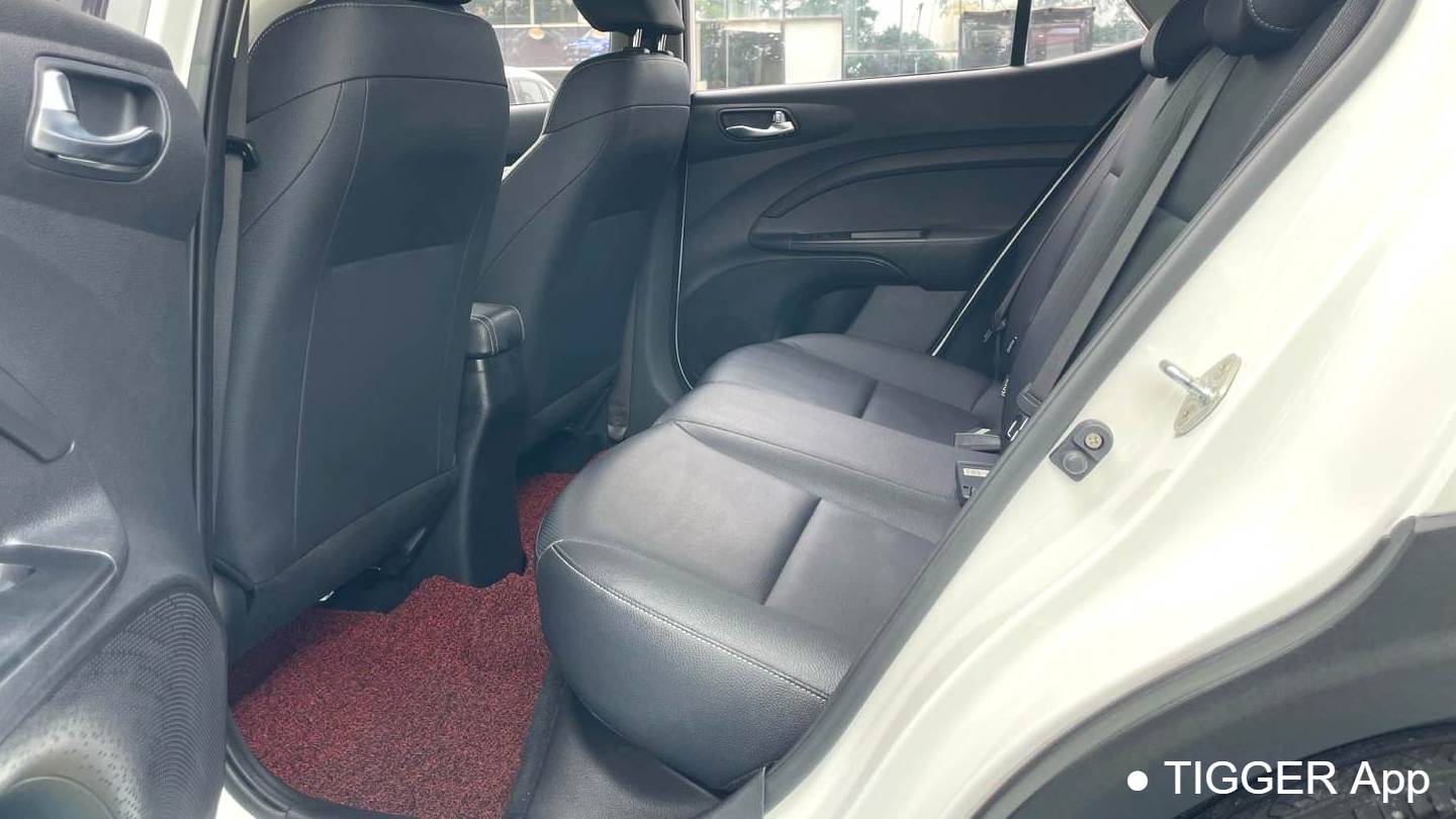 KIA 2021 Stonic 1.4L CVT sunroof model