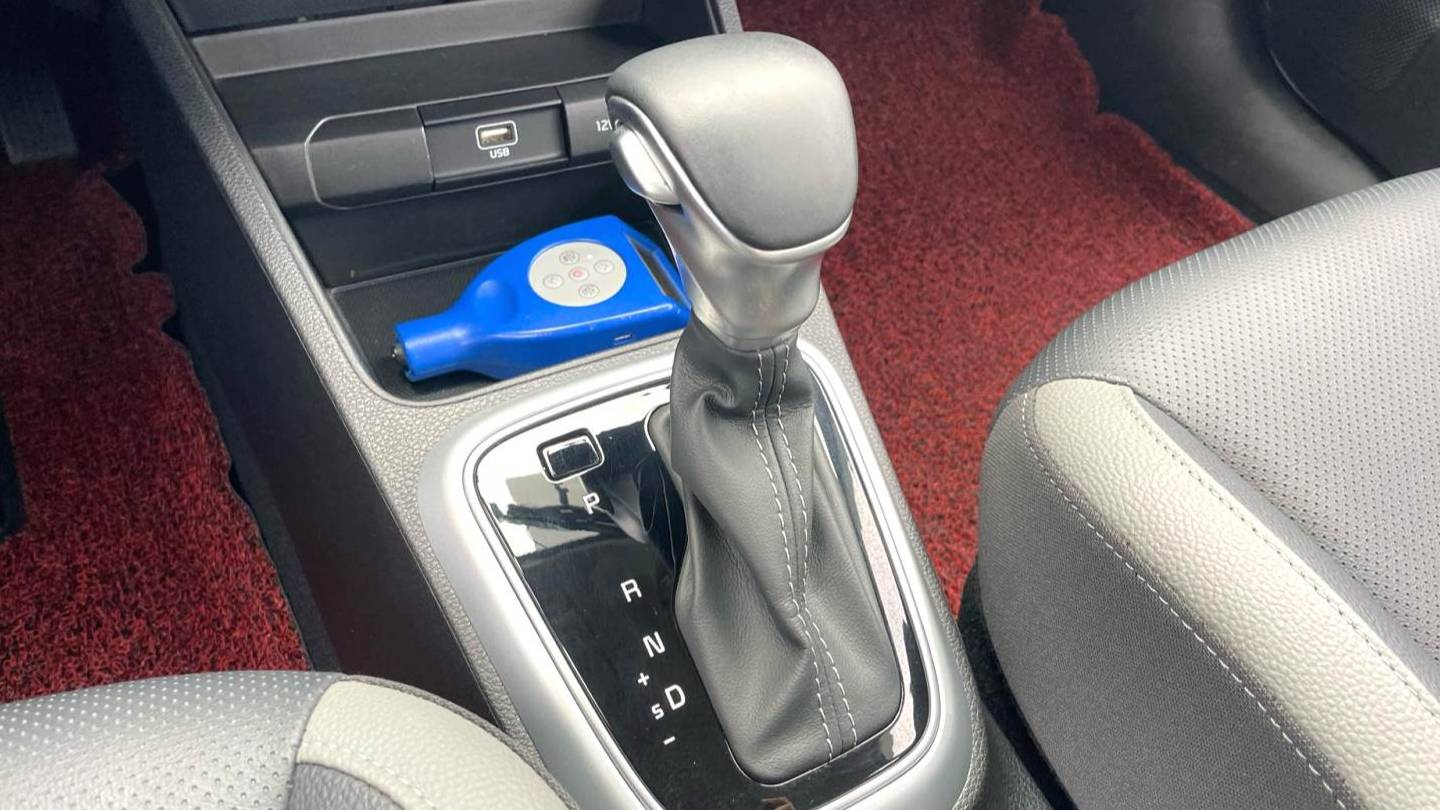 KIA 2021 Stonic 1.4L CVT sunroof model