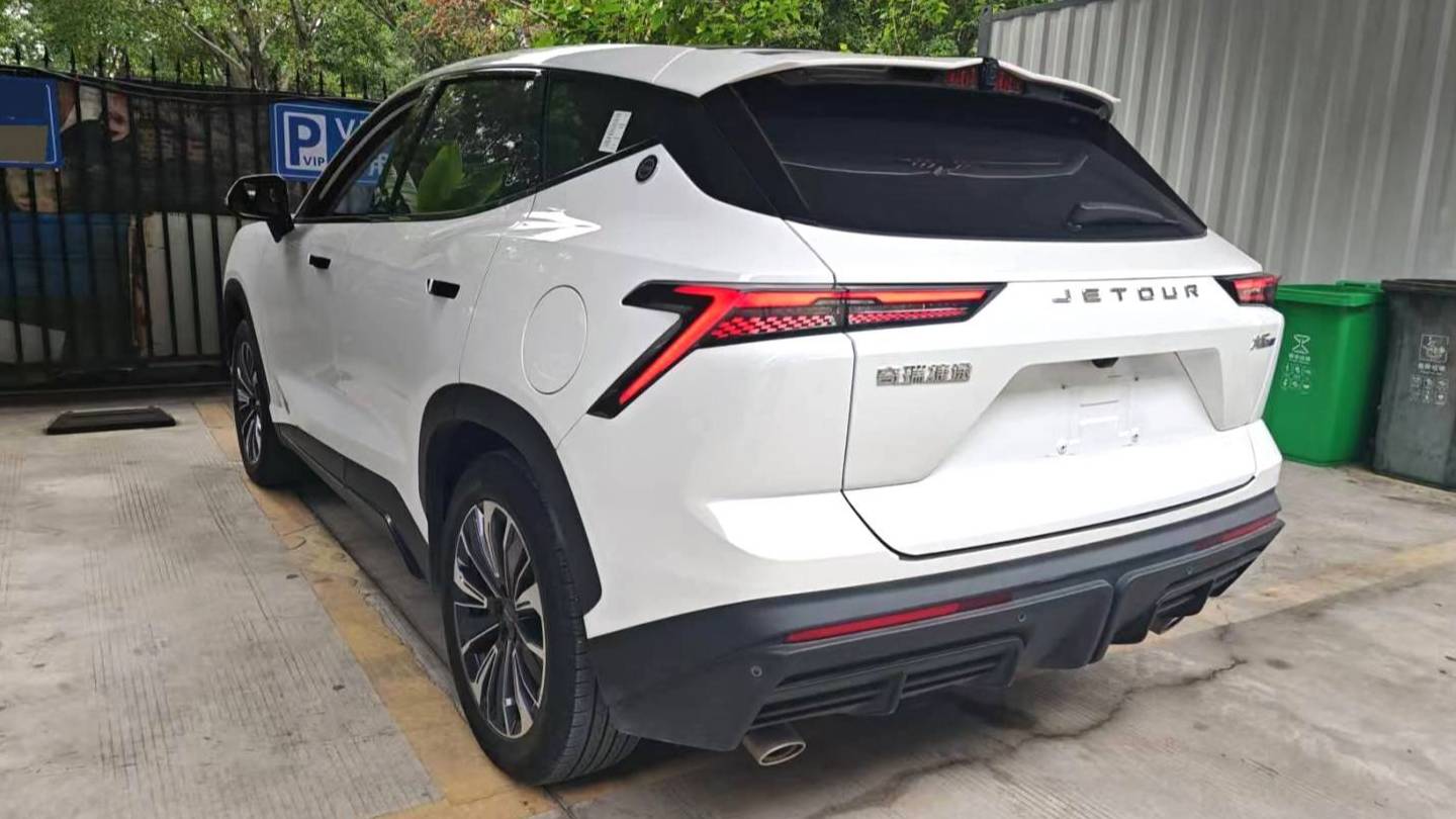 JETOUR 2023 DASHING i-DM‌ 1.5T DHT Lightning 02