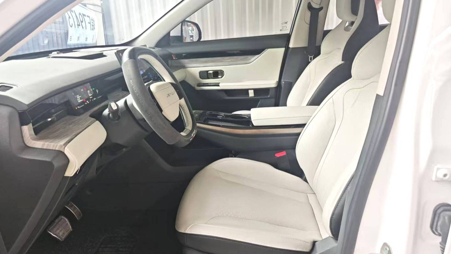 JETOUR 2023 DASHING i-DM‌ 1.5T DHT Lightning 02