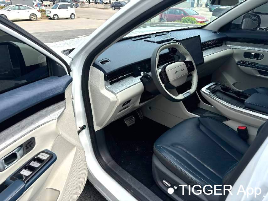 JETOUR 2023 DASHING i-DM‌ 1.5T DHT Lightning