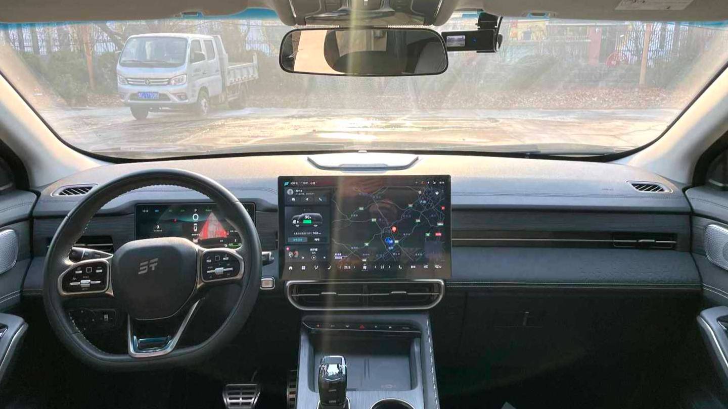 JETOUR 2023 L9 1.5TD 2DHT Air 5-seater