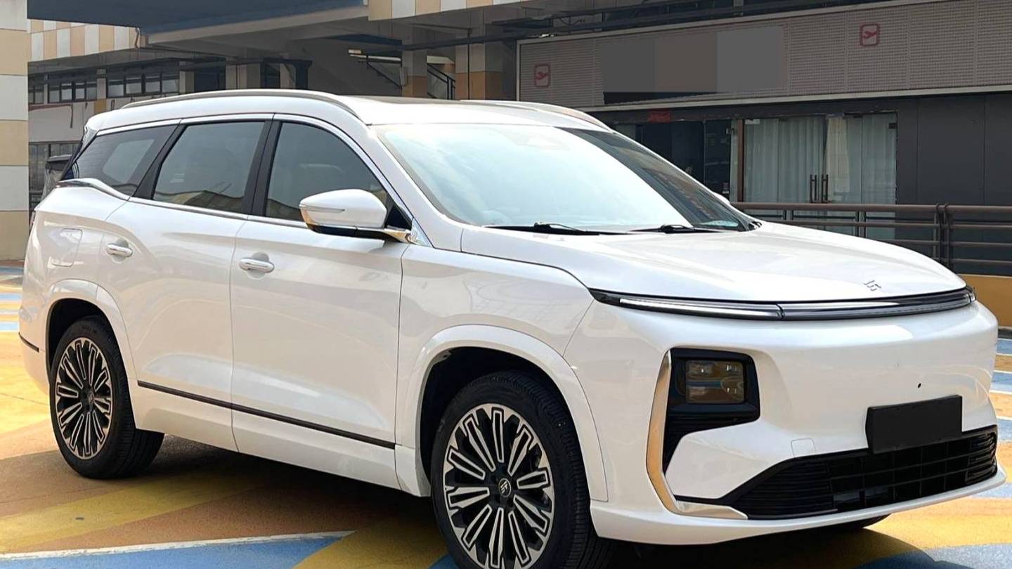 JETOUR 2025 L9 1.5TD 2DHT Luxury Edition 6-seater