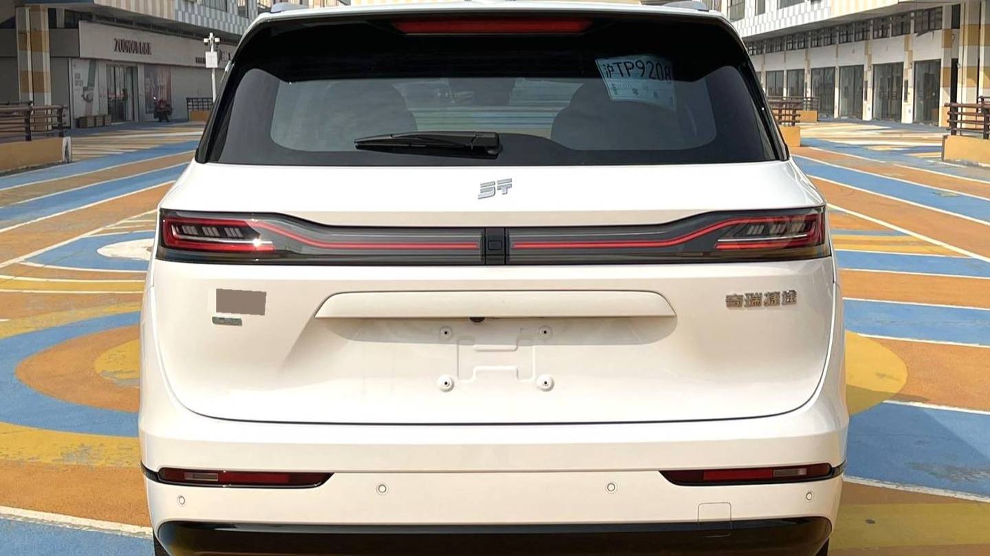 JETOUR 2025 L9 1.5TD 2DHT Luxury Edition 6-seater