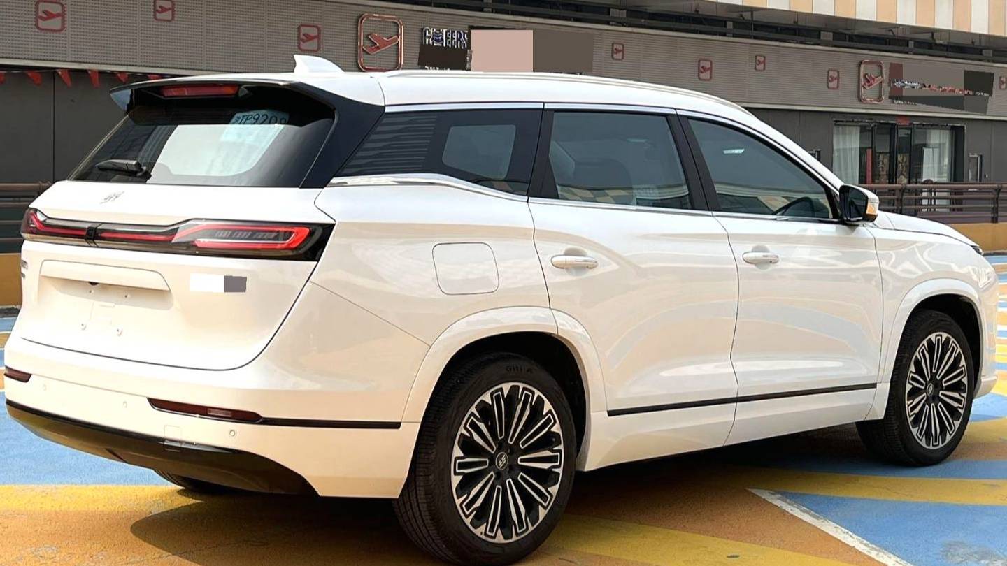 JETOUR 2025 L9 1.5TD 2DHT Luxury Edition 6-seater