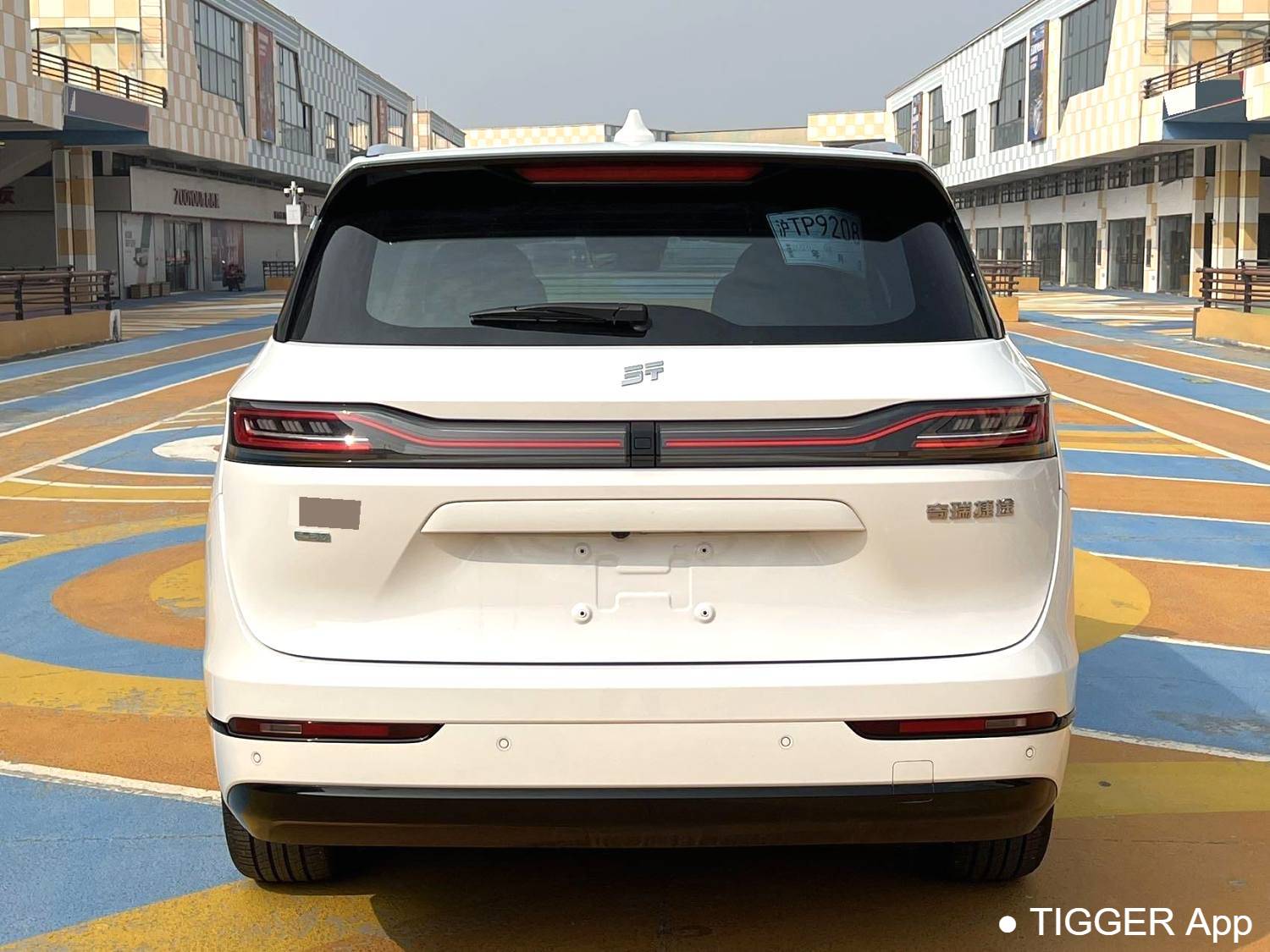 JETOUR 2025 L9 1.5TD 2DHT Luxury Edition 6-seater