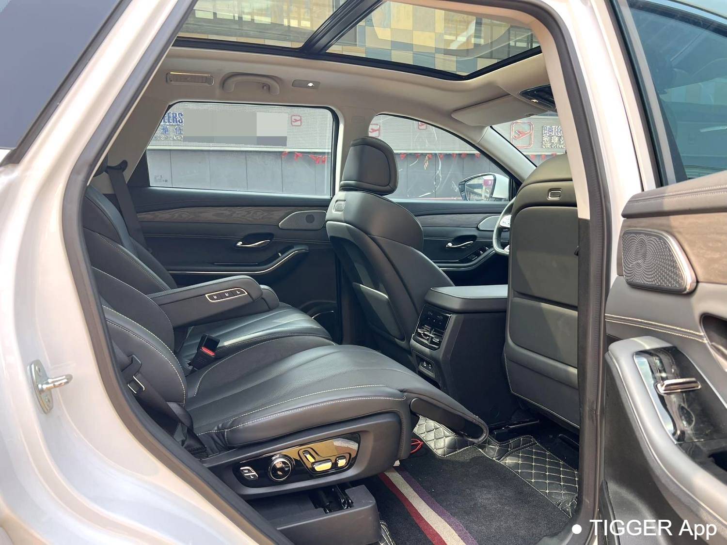 JETOUR 2025 L9 1.5TD 2DHT Luxury Edition 6-seater