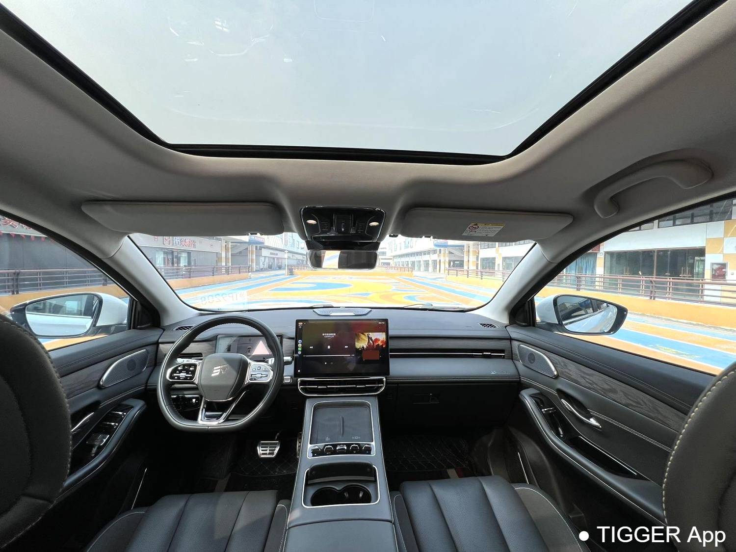 JETOUR 2025 L9 1.5TD 2DHT Luxury Edition 6-seater