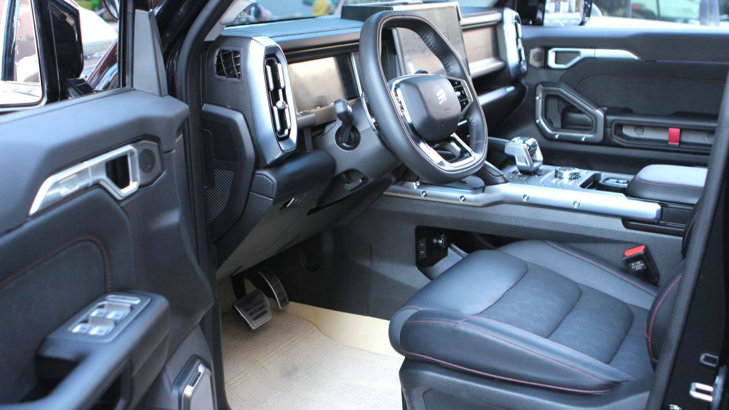 JETOUR 2025 Traveler 2.0TD XWD Automatic Conquest Extended Edition 7-seater