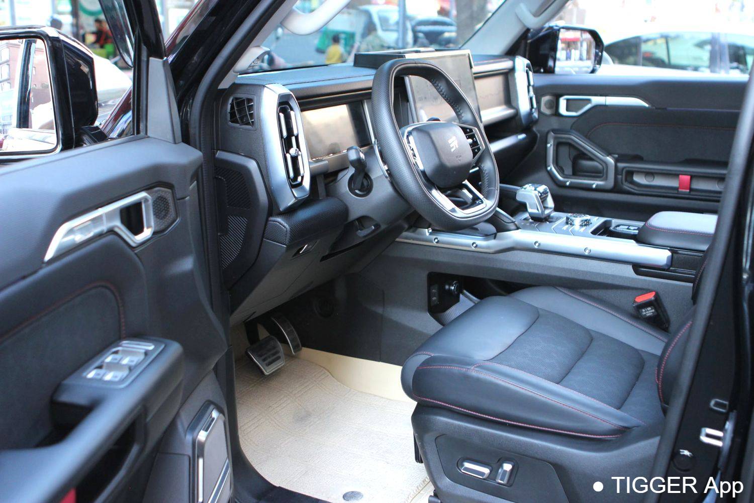 JETOUR 2025 Traveler 2.0TD XWD Automatic Conquest Extended Edition 7-seater