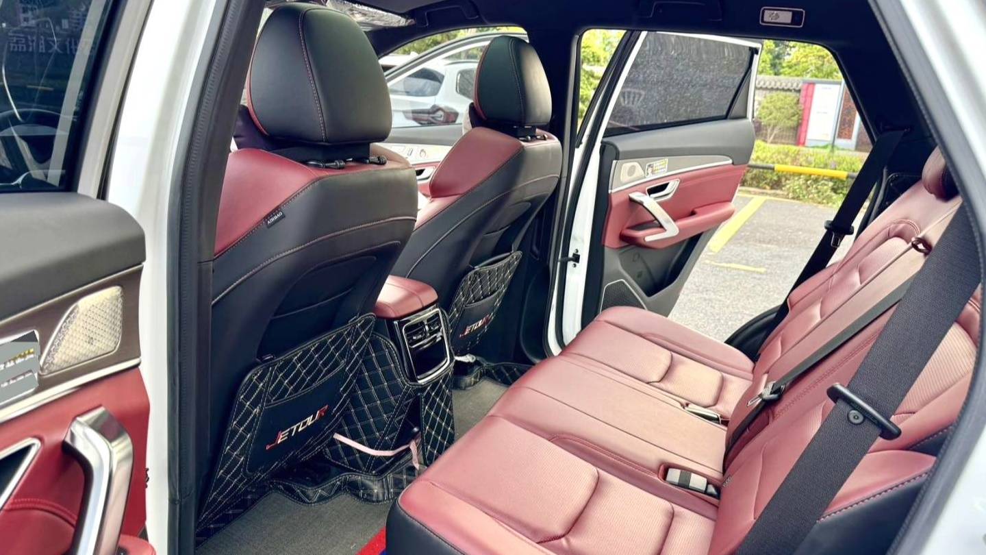 JETOUR 2021 X70 PLUS 1.6T DCT ground PRO 7 seats