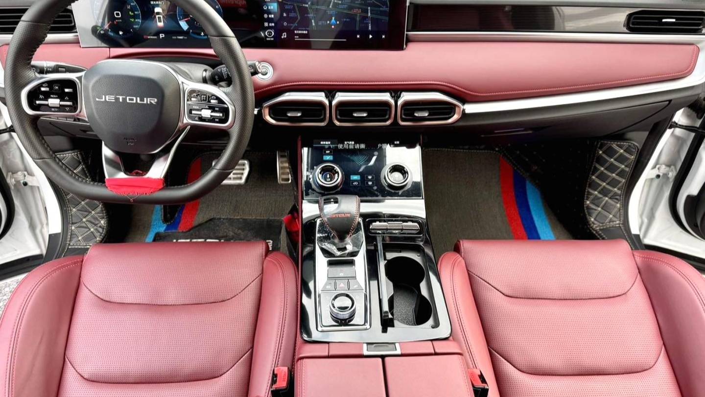 JETOUR 2021 X70 PLUS 1.6T DCT ground PRO 7 seats