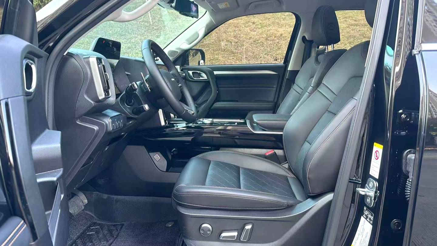 HAVAL 2022 DARGO 1.5T DCT two wheel drive hunting version for horse dogs