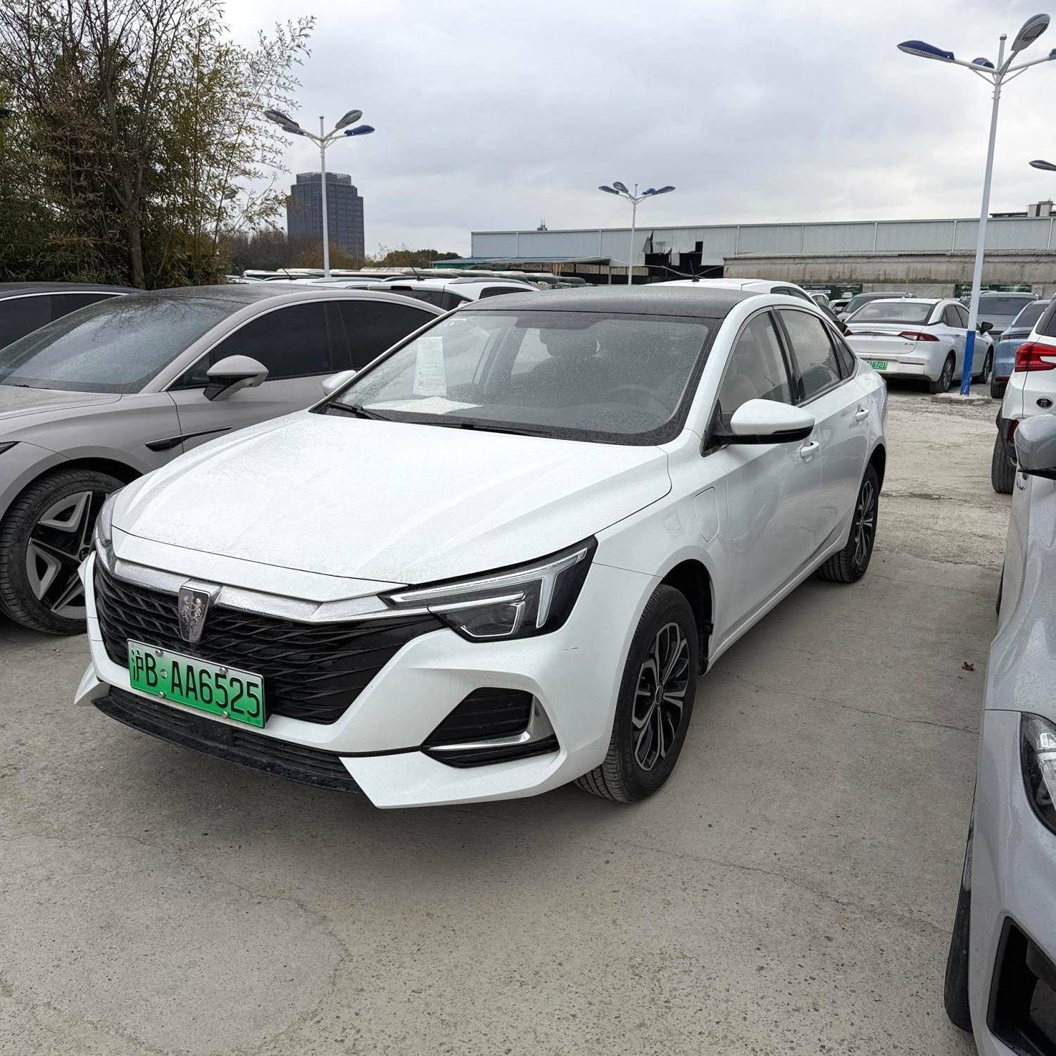 ROEWE 2022 i6 MAX  EV 500 Skyroof Special Edition سيارة مستعملة