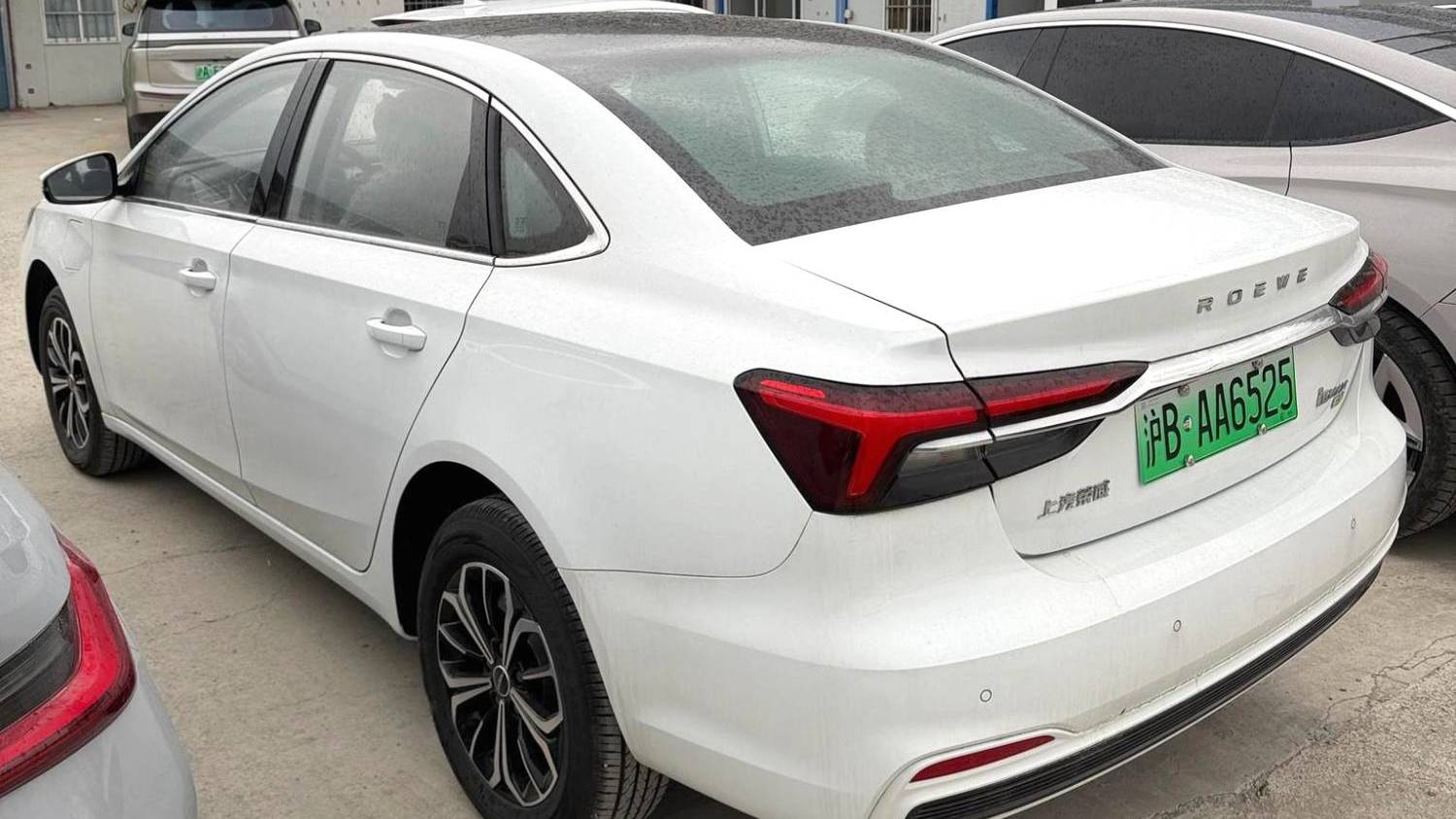 ROEWE 2022 i6 MAX  EV 500 Skyroof Special Edition
