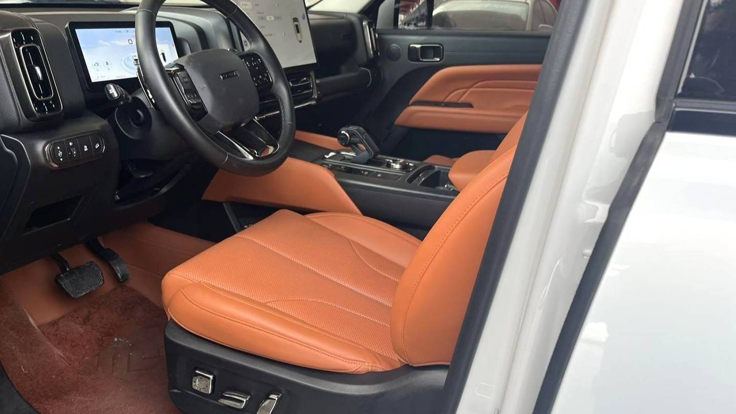 HAVAL 2024 H9 2.4T diesel four-wheel drive expansion version