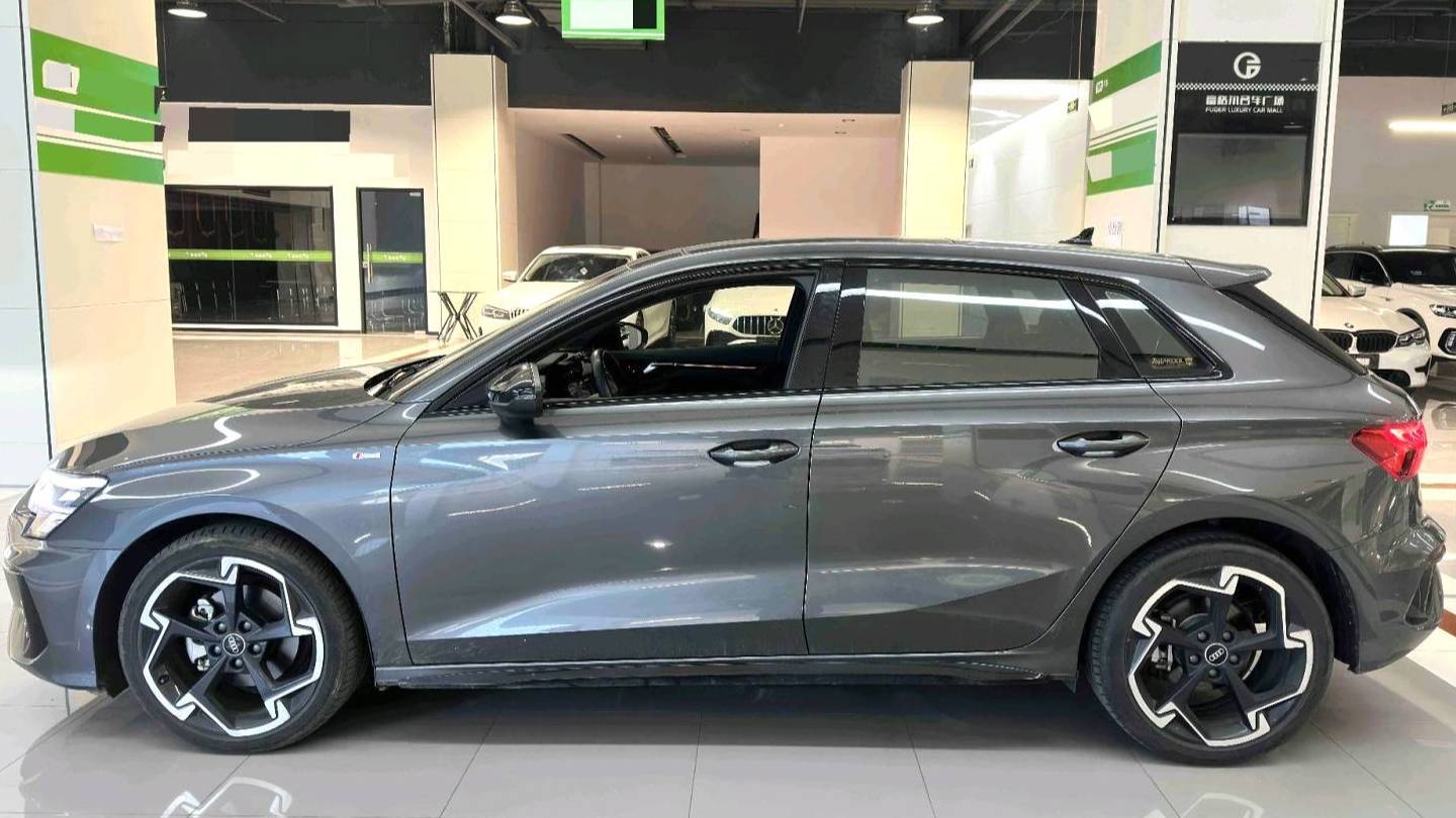 Audi 2022 A3 Sportback 35 TFSI Luxury Sport