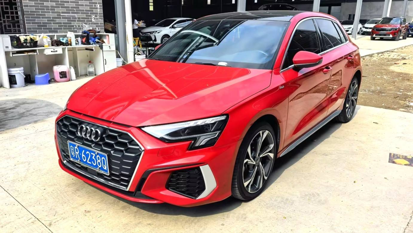 Audi 2022 A3 Sportback 35 TFSI Luxury Sport