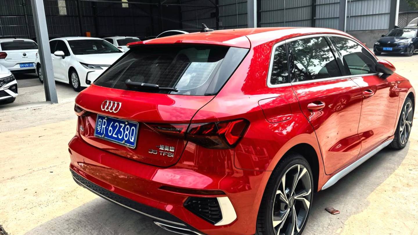 Audi 2022 A3 Sportback 35 TFSI Luxury Sport