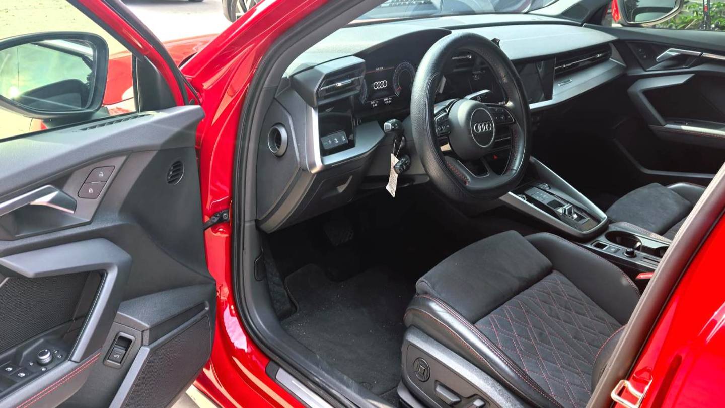 Audi 2022 A3 Sportback 35 TFSI Luxury Sport