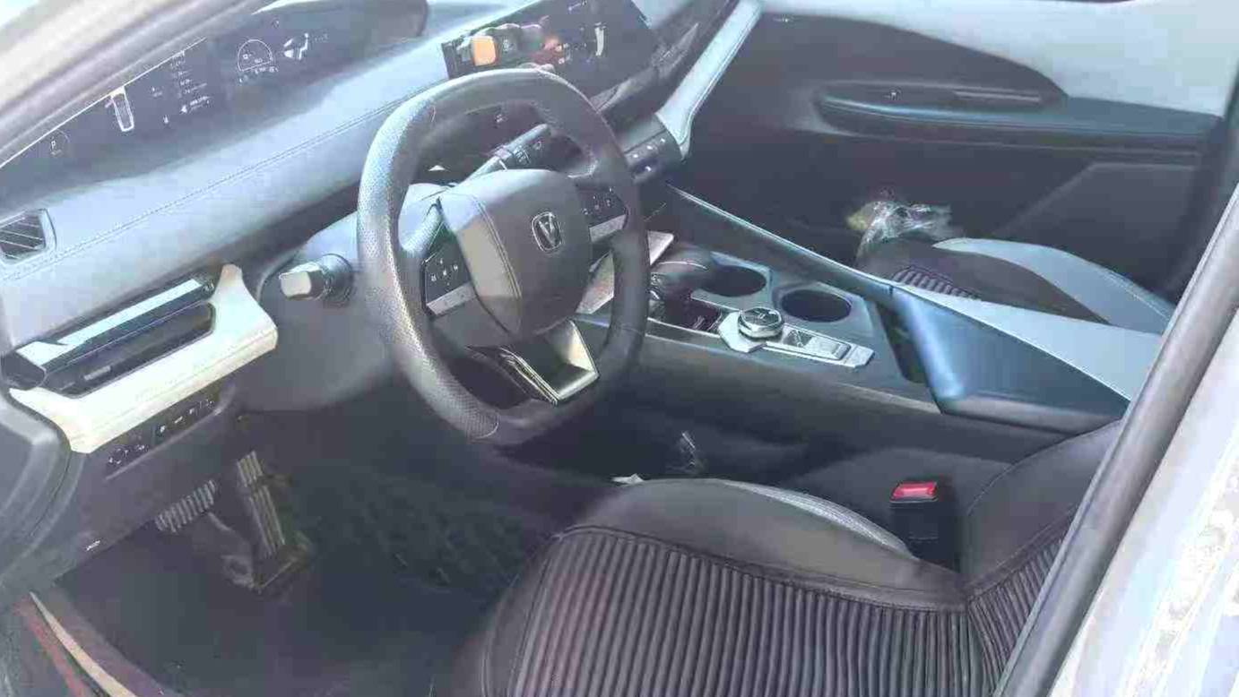 Changan 2023 UNI-V iDD‌ Smart iDD 1.5T 113km Smart Cool Model