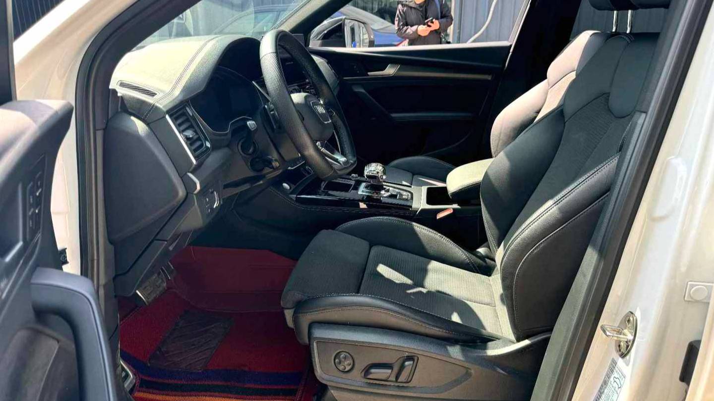 Audi 2022 Q5L Sportback Upgraded 40 TFSI Luxury Edition