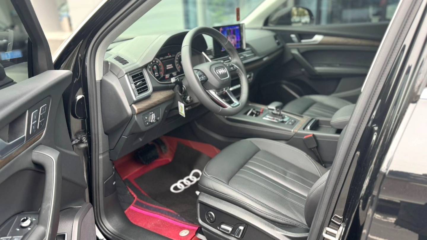 Audi 2023 Q5L Sportback 45 TFSI Luxury