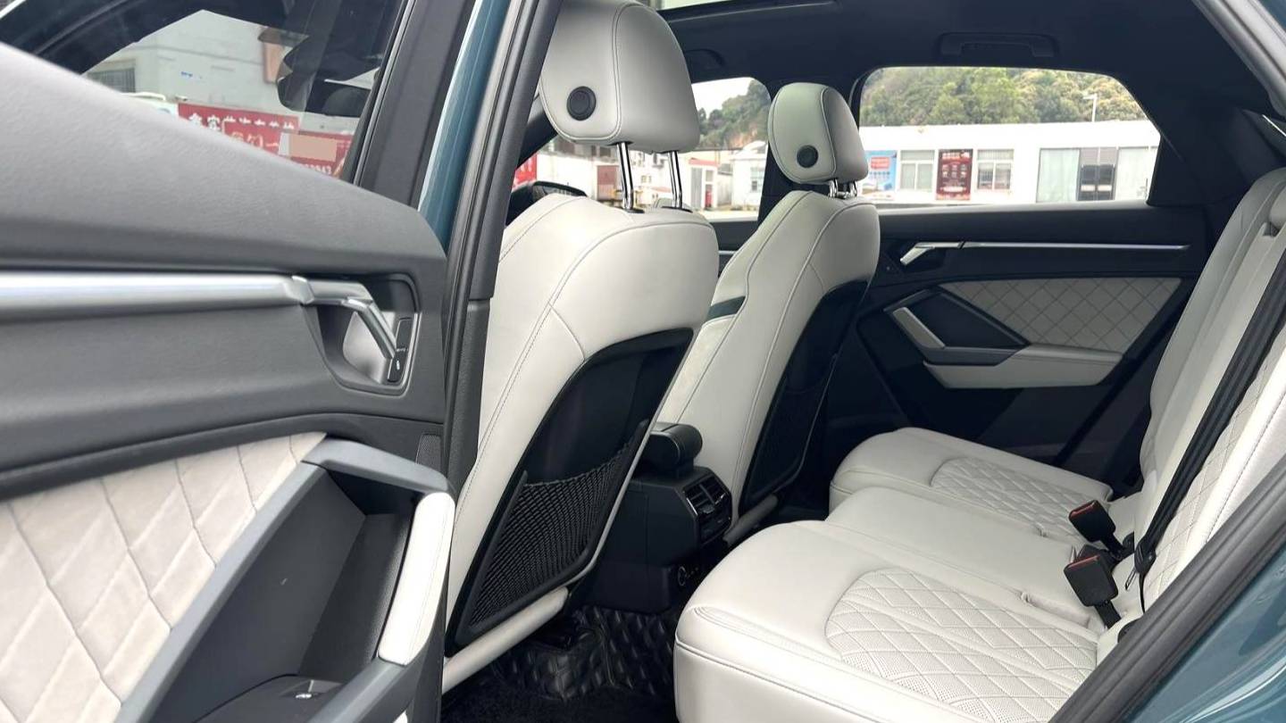 Audi 2023 Q3 Sportback Upgraded 45 TFSI quattro Fashion Style