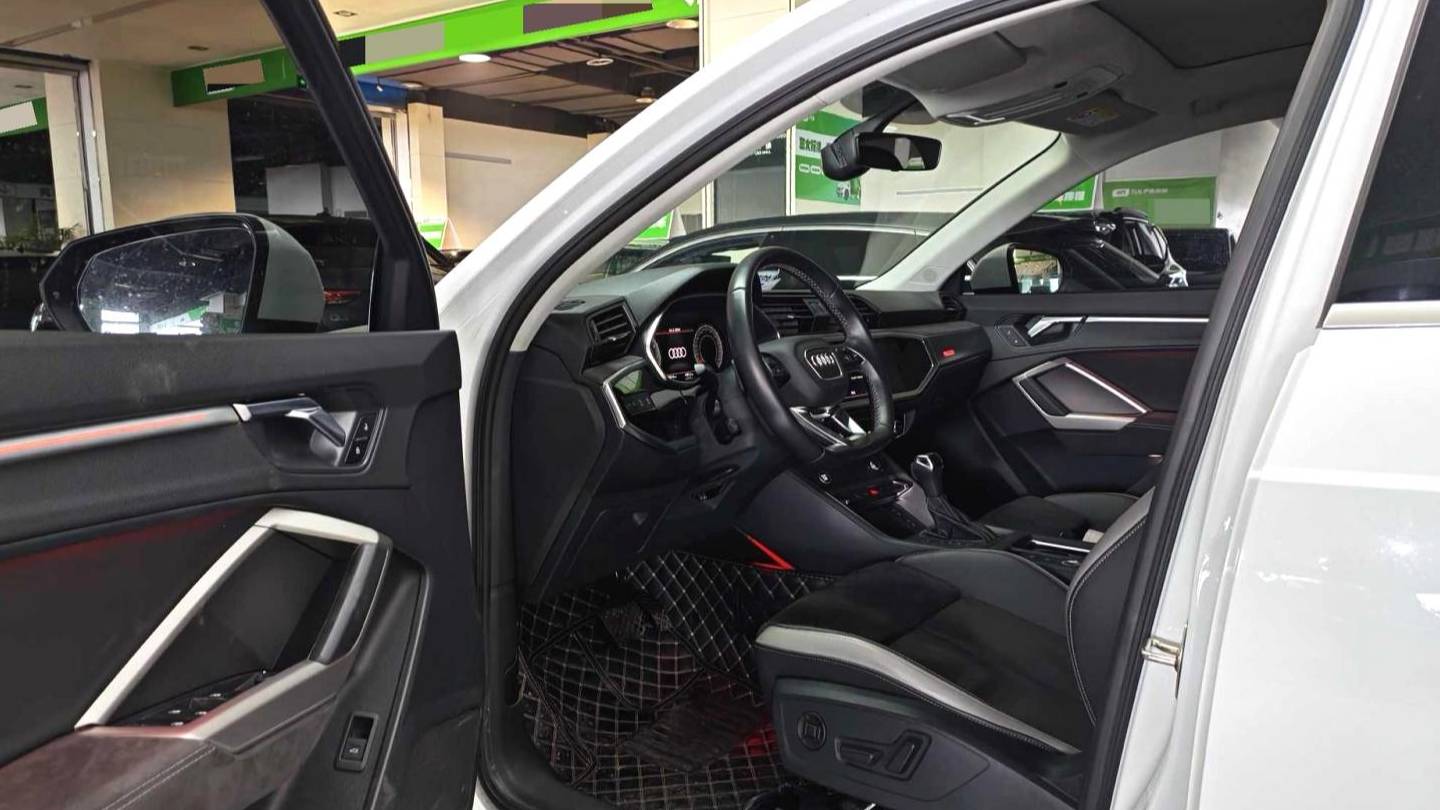 Audi 2022 Q3 35 TFSI Fashion Elegant Style