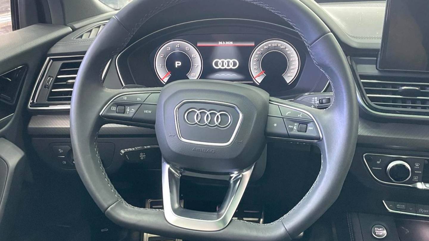 Audi 2024 Q5L 40 TFSI Luxury Dynamic Model