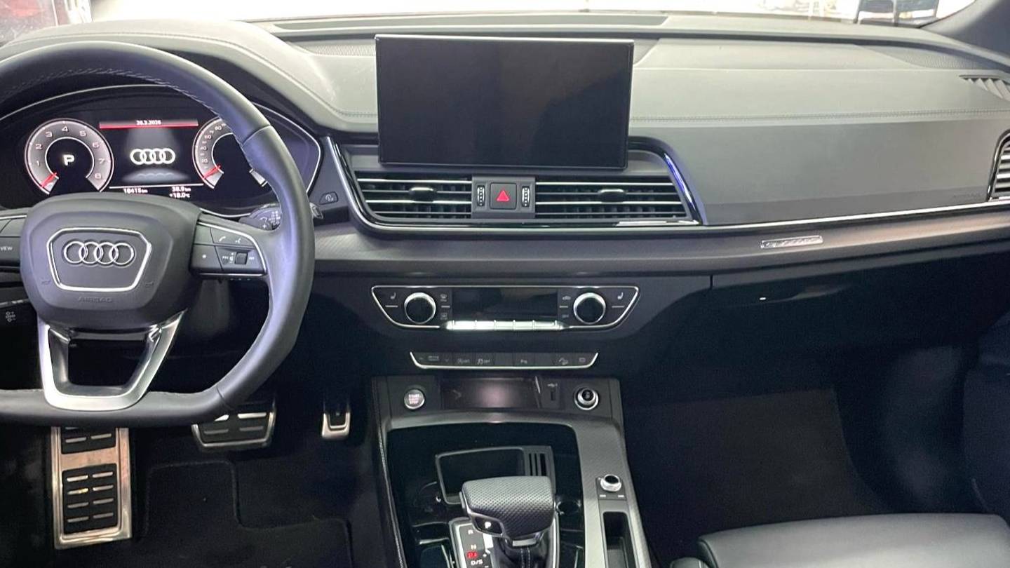 Audi 2024 Q5L 40 TFSI Luxury Dynamic Model