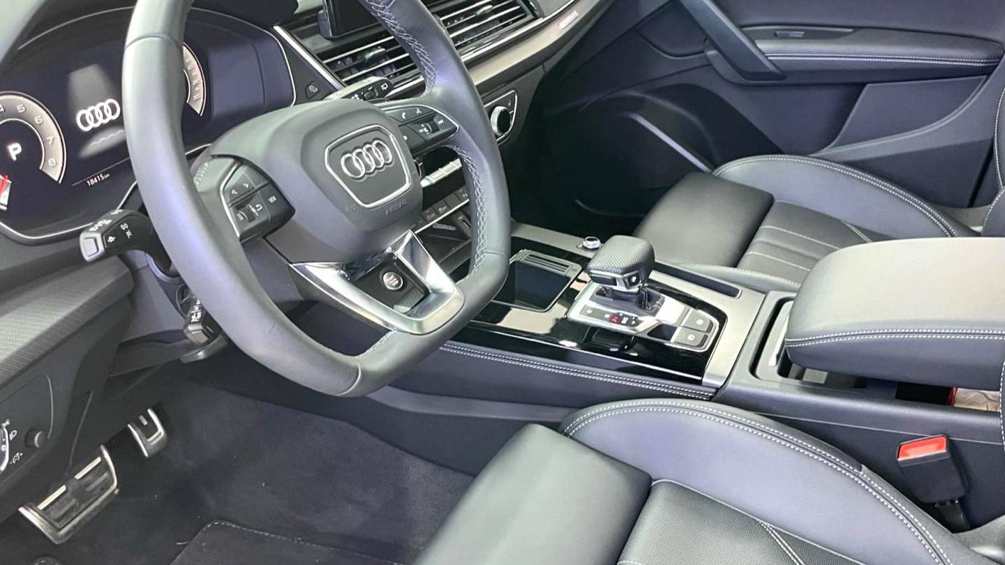 Audi 2024 Q5L 40 TFSI Luxury Dynamic Model