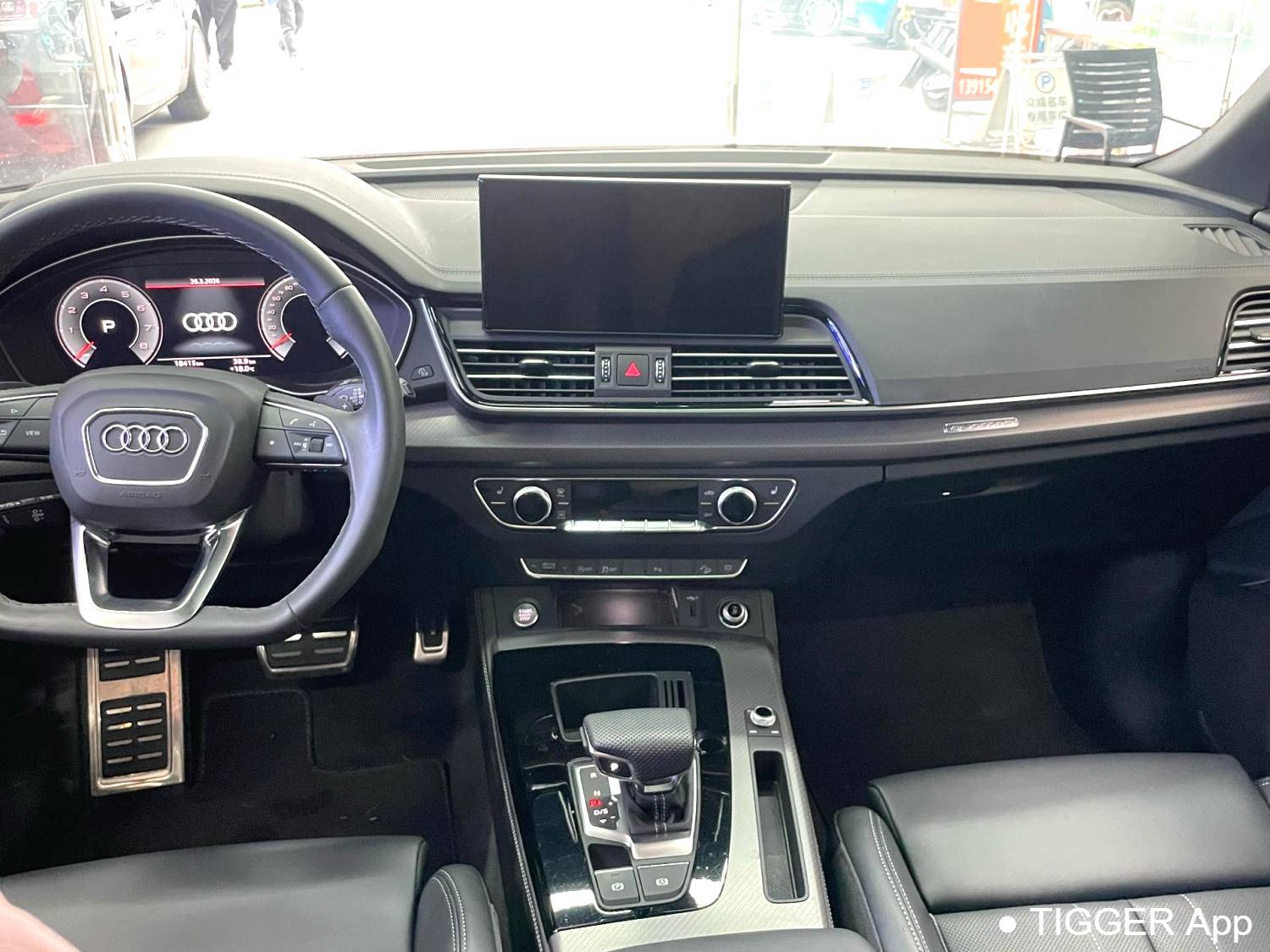 Audi 2024 Q5L 40 TFSI Luxury Dynamic Model