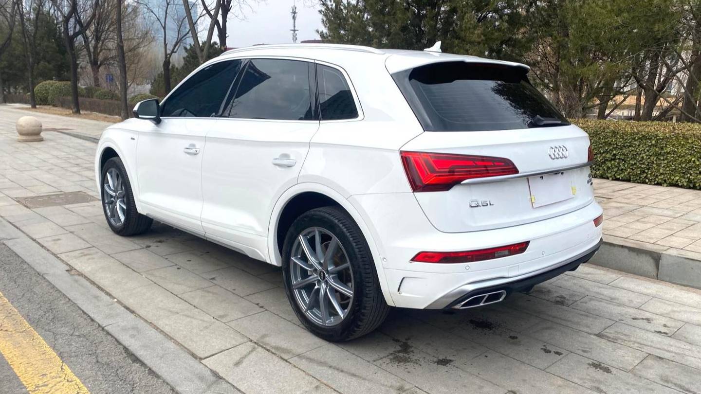 Audi 2022 Q5L 45 TFSI Luxury Dynamic Model