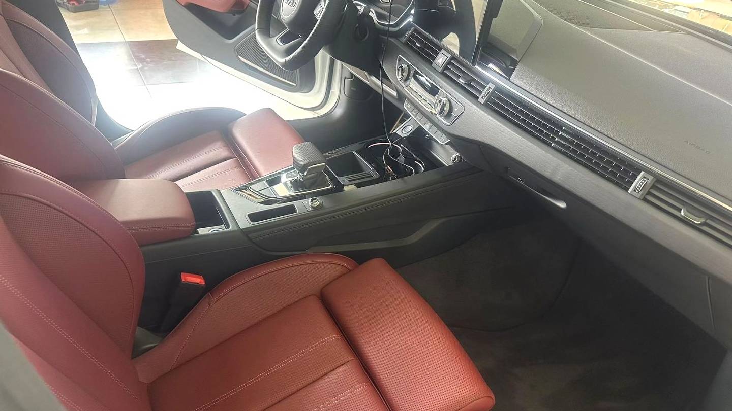 Audi 2024 A4L 40 TFSI Luxury Dynamic Edition (Starry Night Edition)