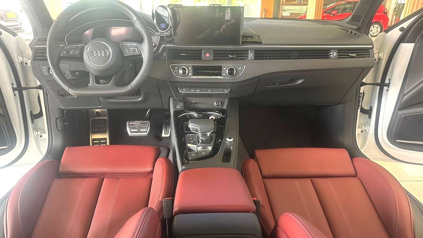 Audi 2024 A4L 40 TFSI Luxury Dynamic Edition (Starry Night Edition)