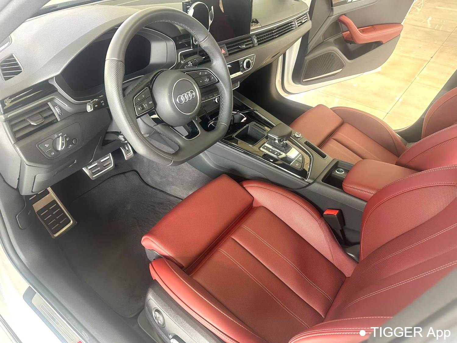 Audi 2024 A4L 40 TFSI Luxury Dynamic Edition (Starry Night Edition)