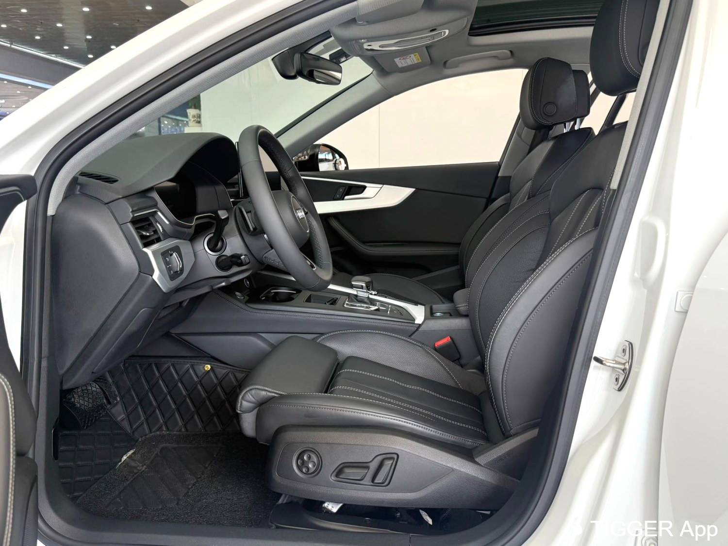 Audi 2024 A4L 40 TFSI Luxury Dynamic Model