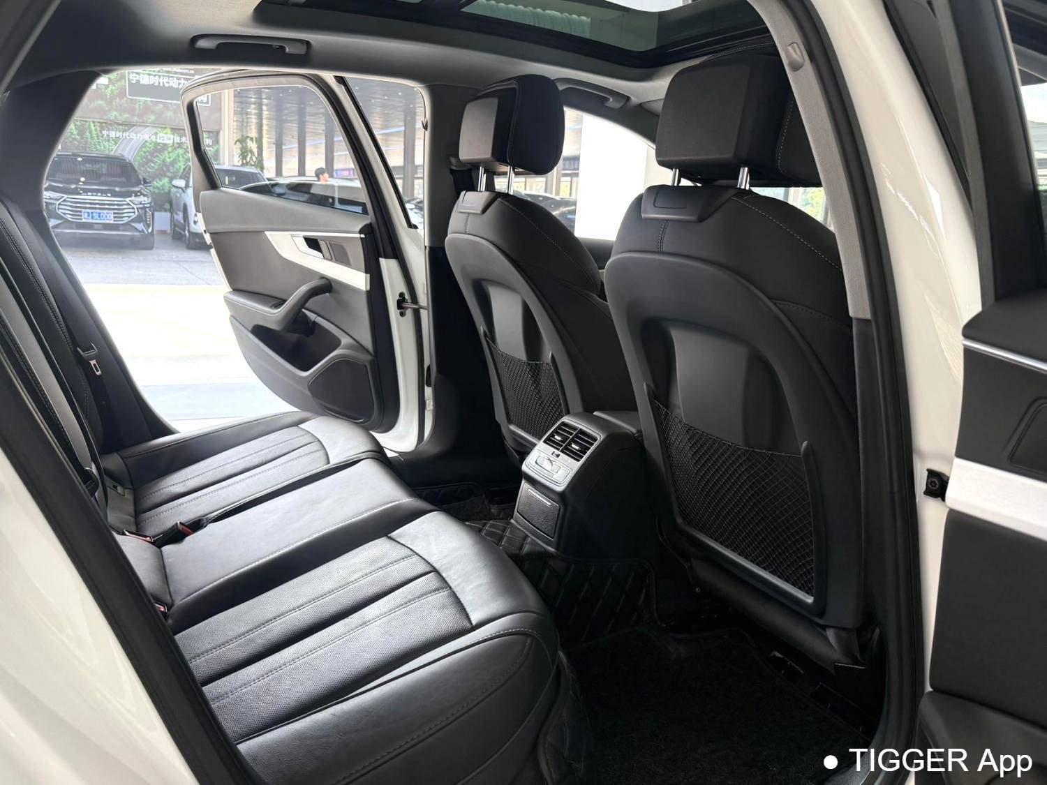 Audi 2024 A4L 40 TFSI Luxury Dynamic Model