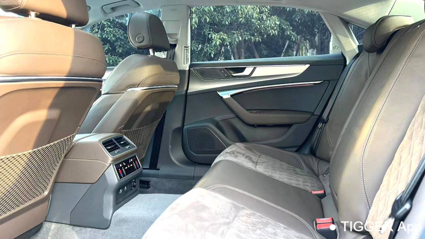 Audi 2024 A7L 45 TFSI S-line Dream Building Flow Crystal Set