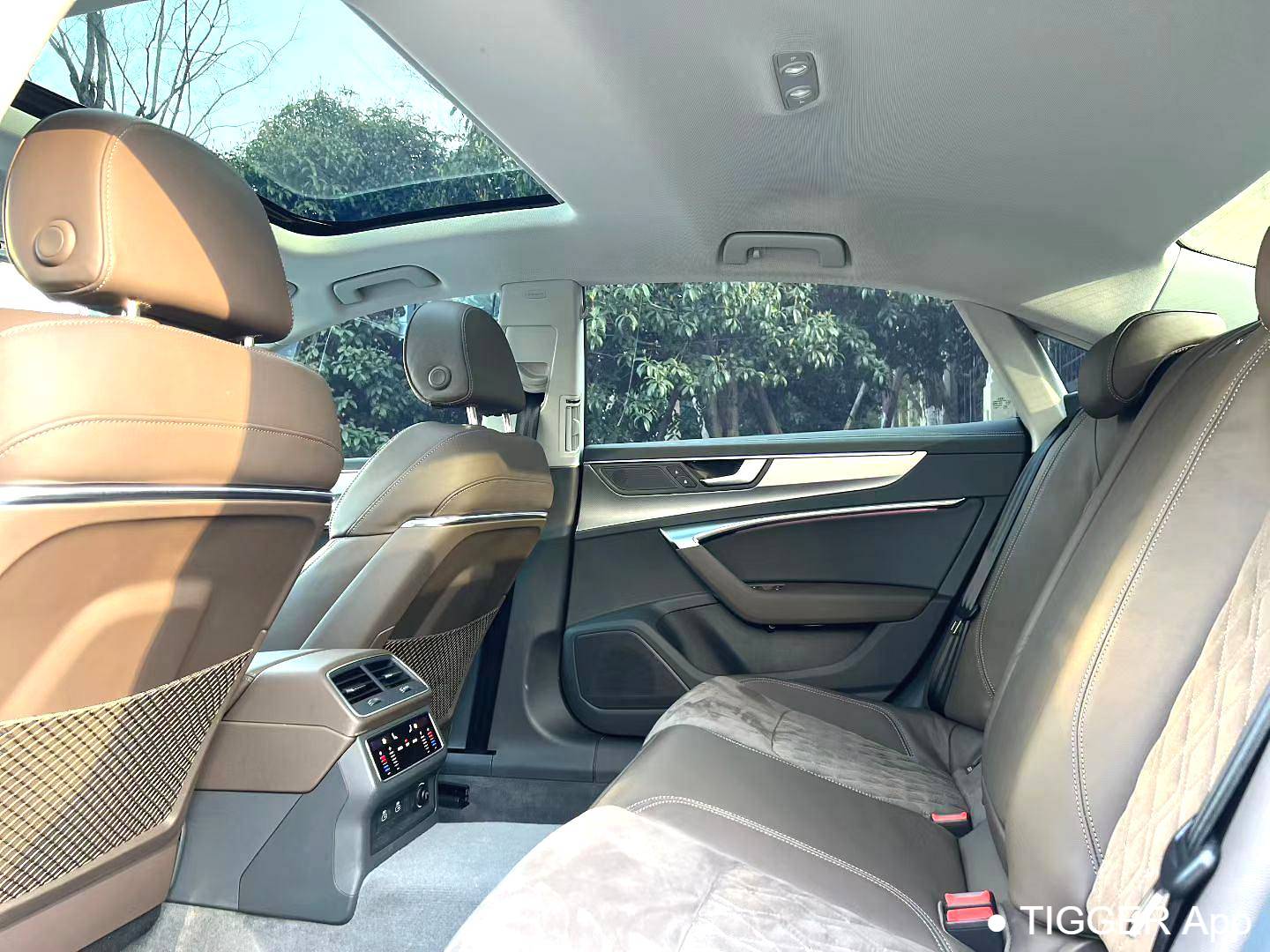 Audi 2024 A7L 45 TFSI S-line Dream Building Flow Crystal Set