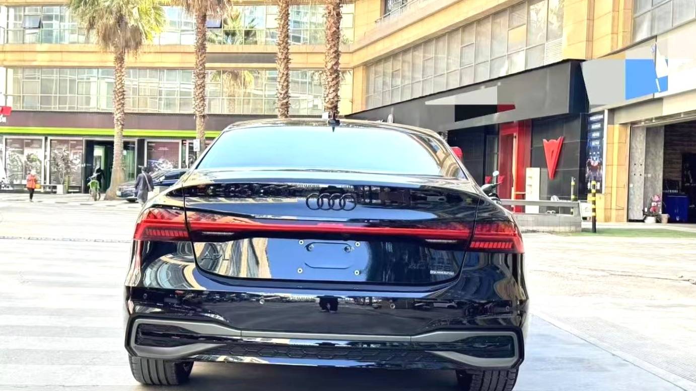 Audi 2024 A7L 45 TFSI quattro Black Knight Edition