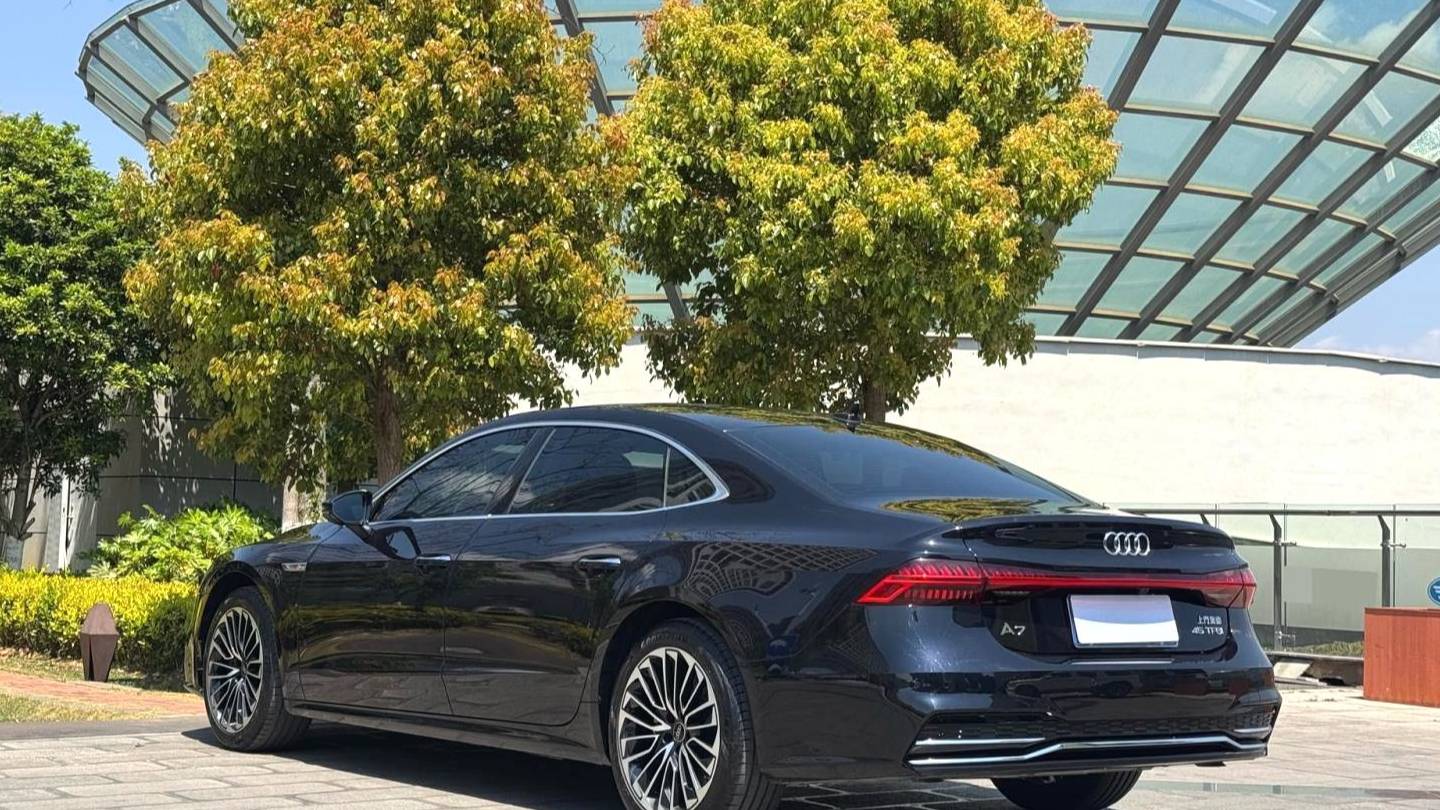 Audi 2024 A7L 45 TFSI S-line Dream Building Flow Crystal Set