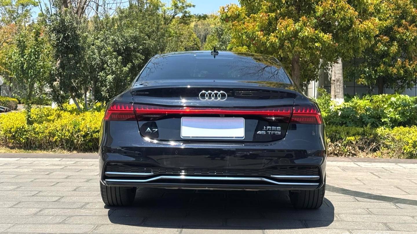 Audi 2024 A7L 45 TFSI S-line Dream Building Flow Crystal Set