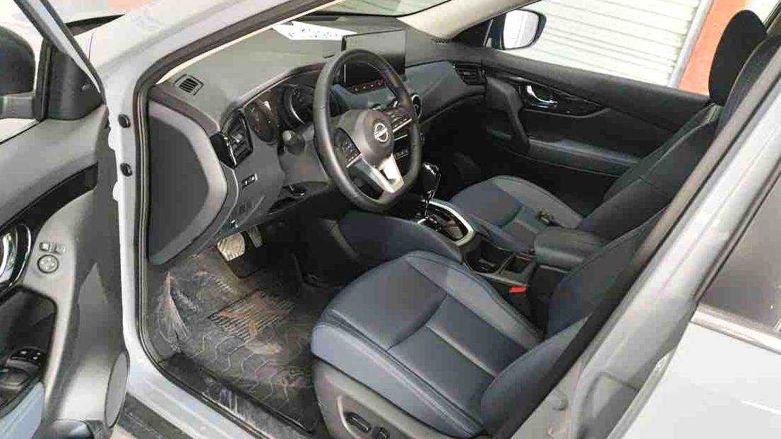 NISSAN 2025 X-TRAIL Honor 2.0L Two-Wheel Drive Leading Edition