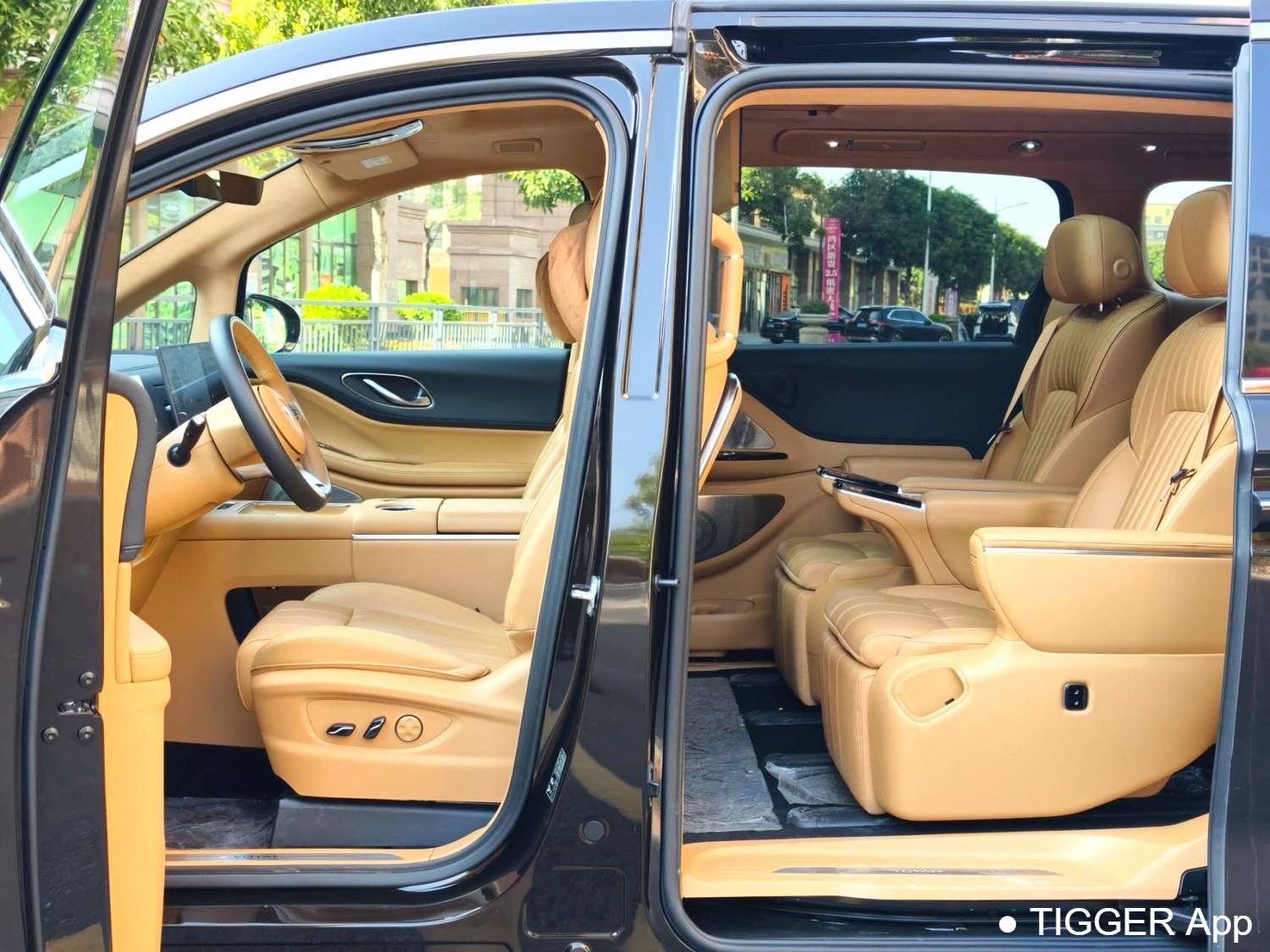 used VOYAH 2025 DREAM PHEV four-wheel drive flagship Qiankun version