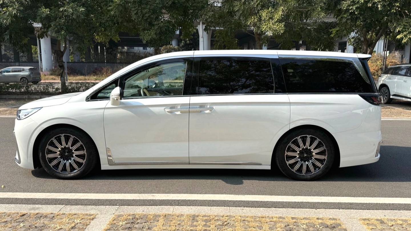 VOYAH 2025 DREAM PHEV four-wheel drive flagship Kunpeng version